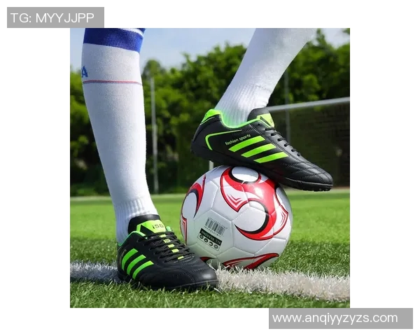 足球明星助力新款球鞋亮相 聚焦速度与技术完美融合